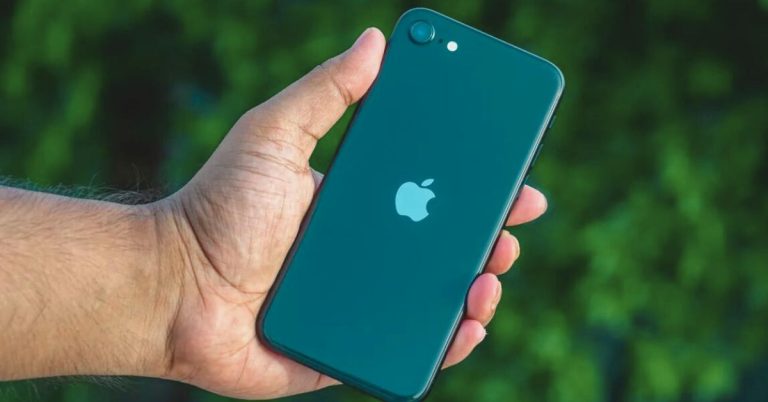 iphone se keeps restarting