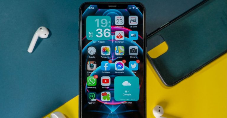 iphone 11 battery draining fast