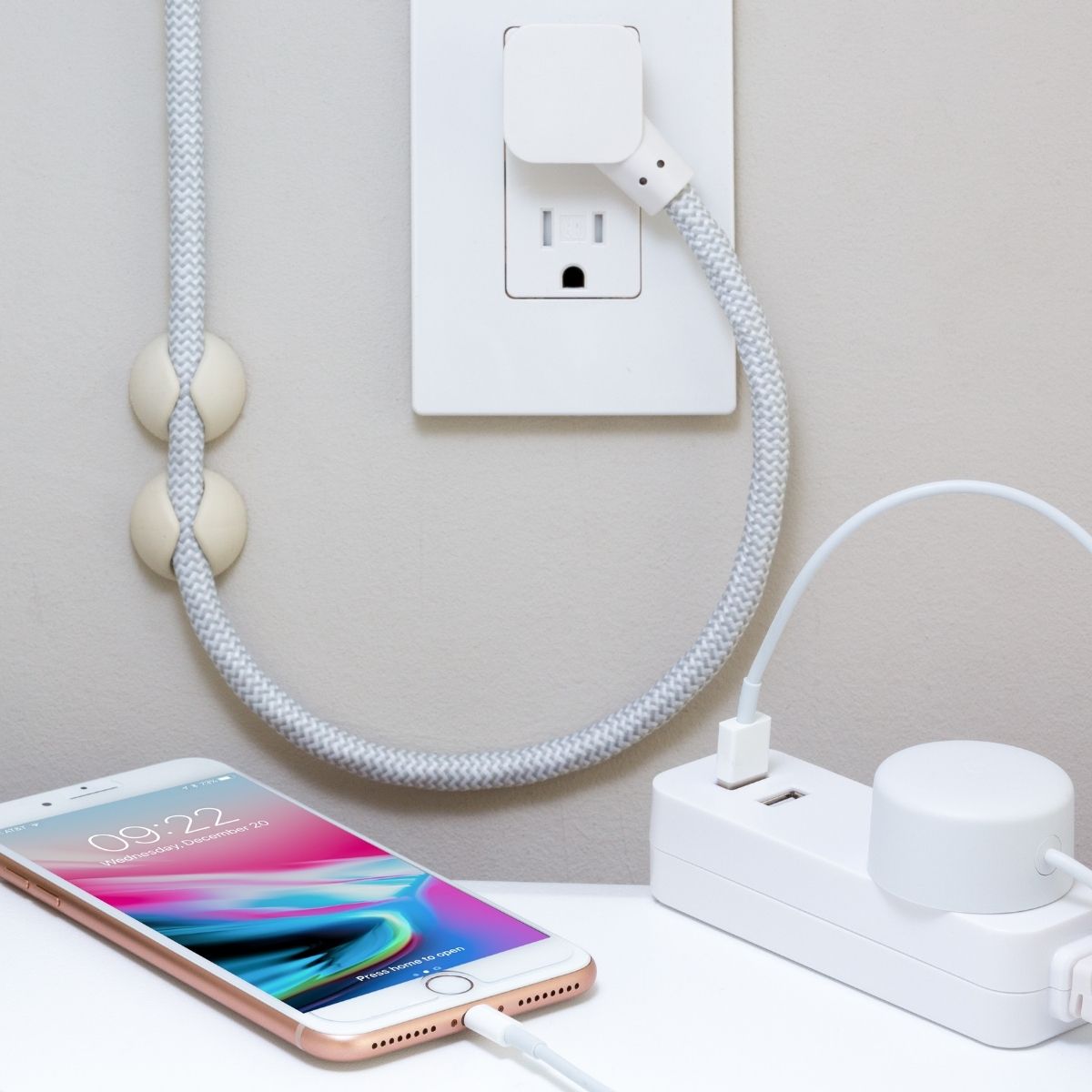 Troubleshooting Guide: How to Fix iPhone 6 Won't Turn On Issue 2 charge iPhone