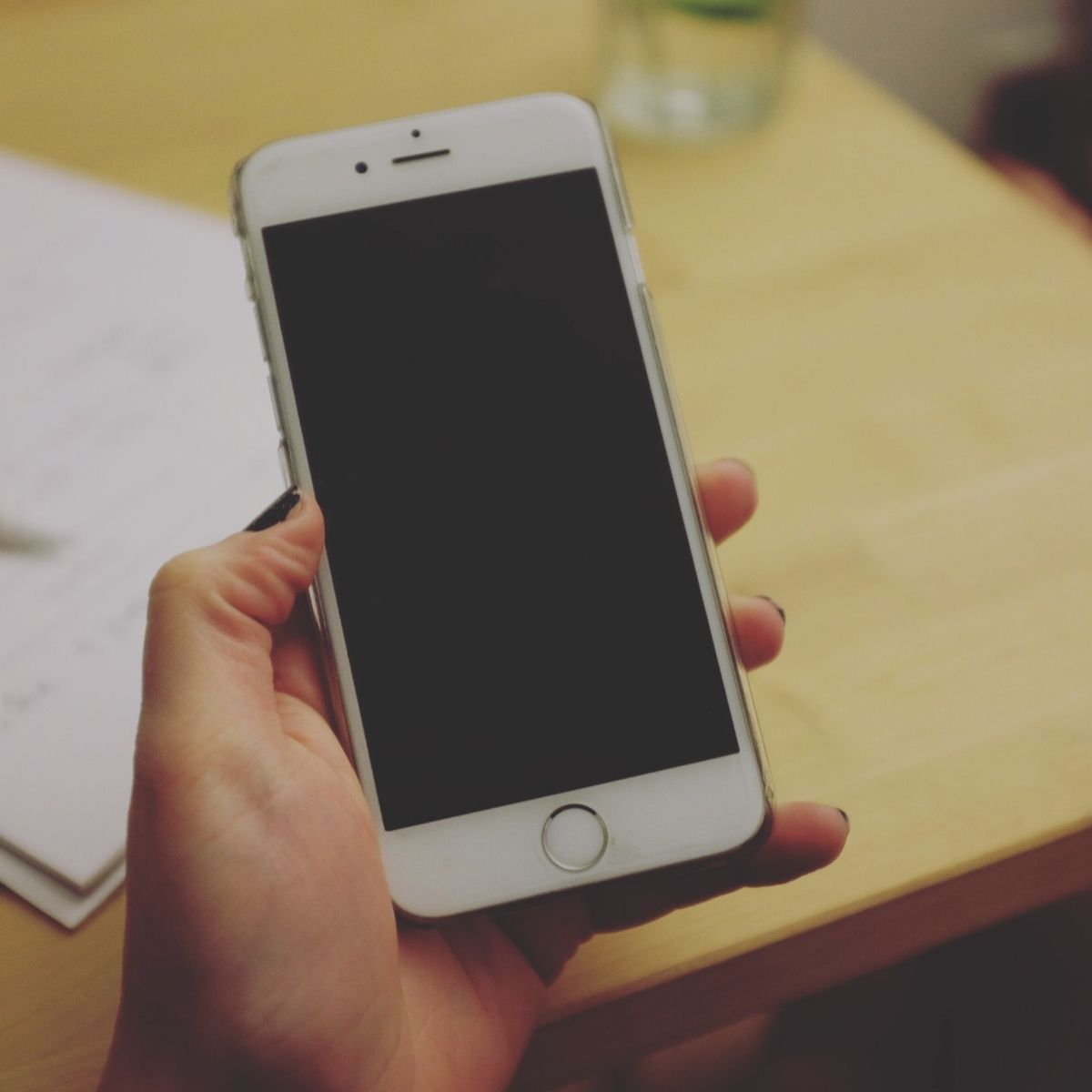 Troubleshooting Guide: How to Fix iPhone 6 Won't Turn On Issue 3 Check for physical damage